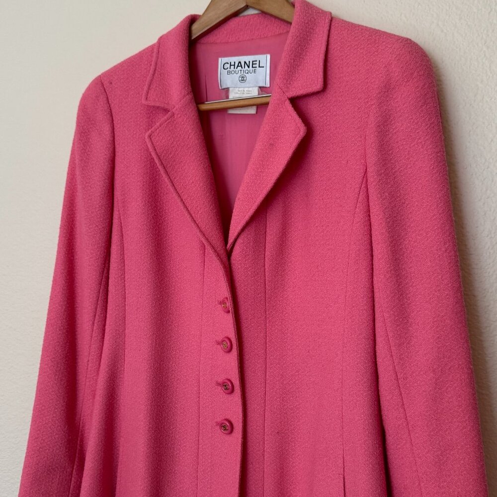 Vintage CHANEL Boutique - Pink Boucle Wool Blazer